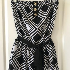 Mud pie black and white strapless romper. Size S.